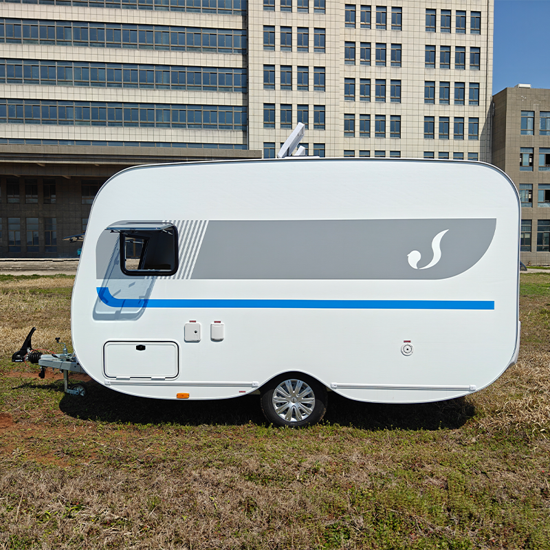 Modern 17FT Off Road Caravan Black Style Aluminium Cladding Australian Young Couples Adventure Use 2 Berth