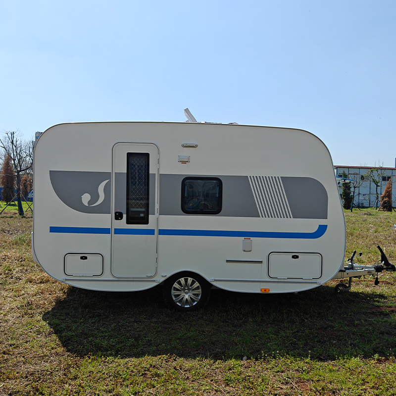 Modern 17FT Off Road Caravan Black Style Aluminium Cladding Australian Young Couples Adventure Use 2 Berth - Image 4